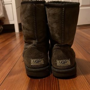 Brown Ugg Classic boot size 8, used but in good condition